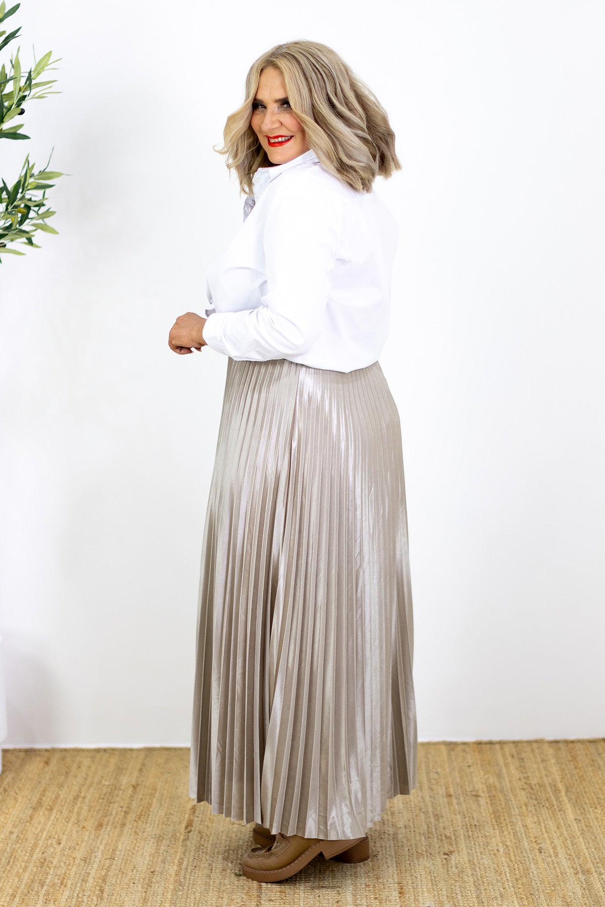 Gold pleated skirt australia hotsell